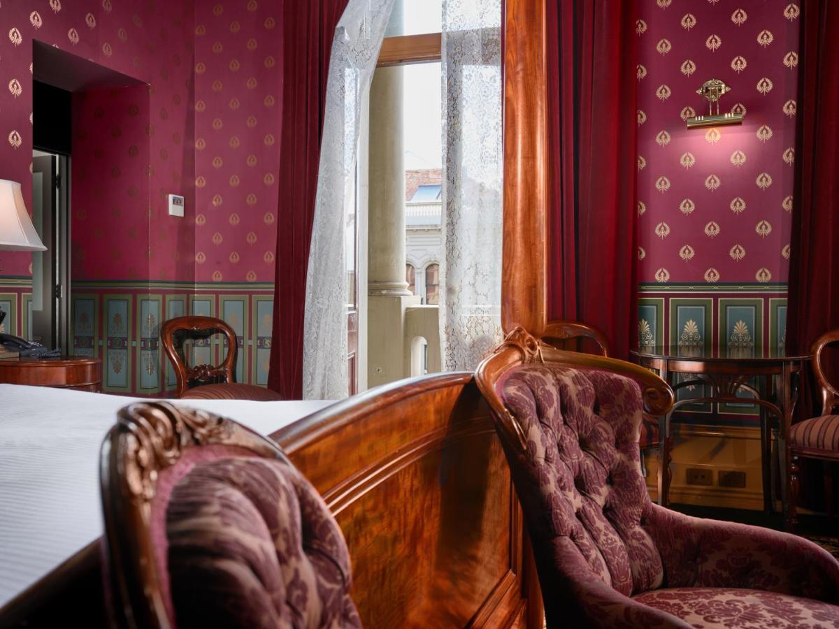 Craig'S Royal Hotel Ballarat Buitenkant foto A room at the hotel
