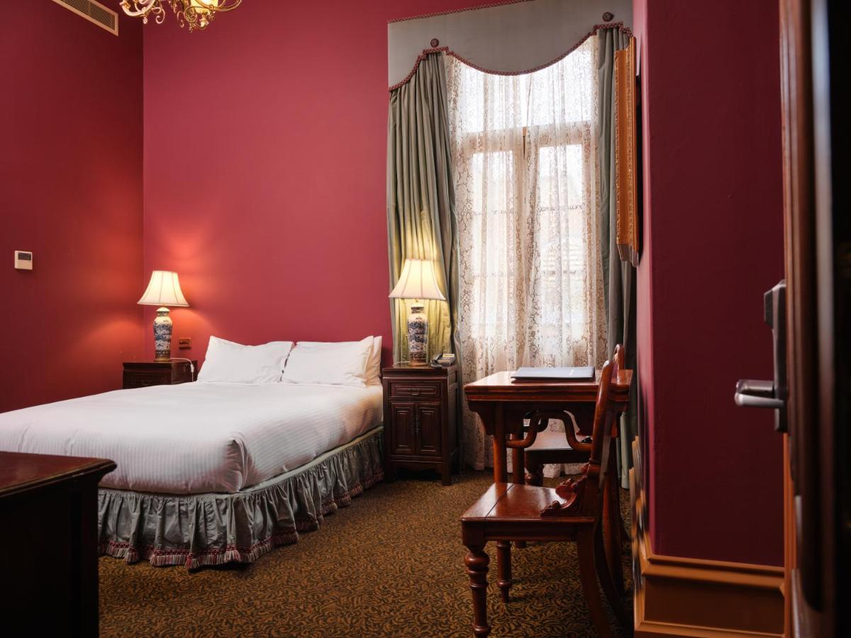Craig'S Royal Hotel Ballarat Buitenkant foto A room at the hotel