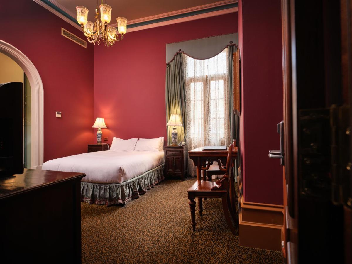 Craig'S Royal Hotel Ballarat Buitenkant foto A room at the hotel