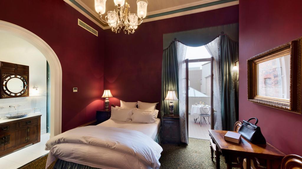 Craig'S Royal Hotel Ballarat Buitenkant foto A room at the hotel