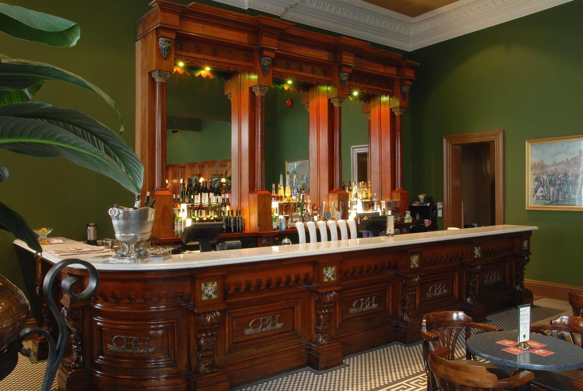 Craig'S Royal Hotel Ballarat Buitenkant foto The bar at the 1886 Crescent Hotel