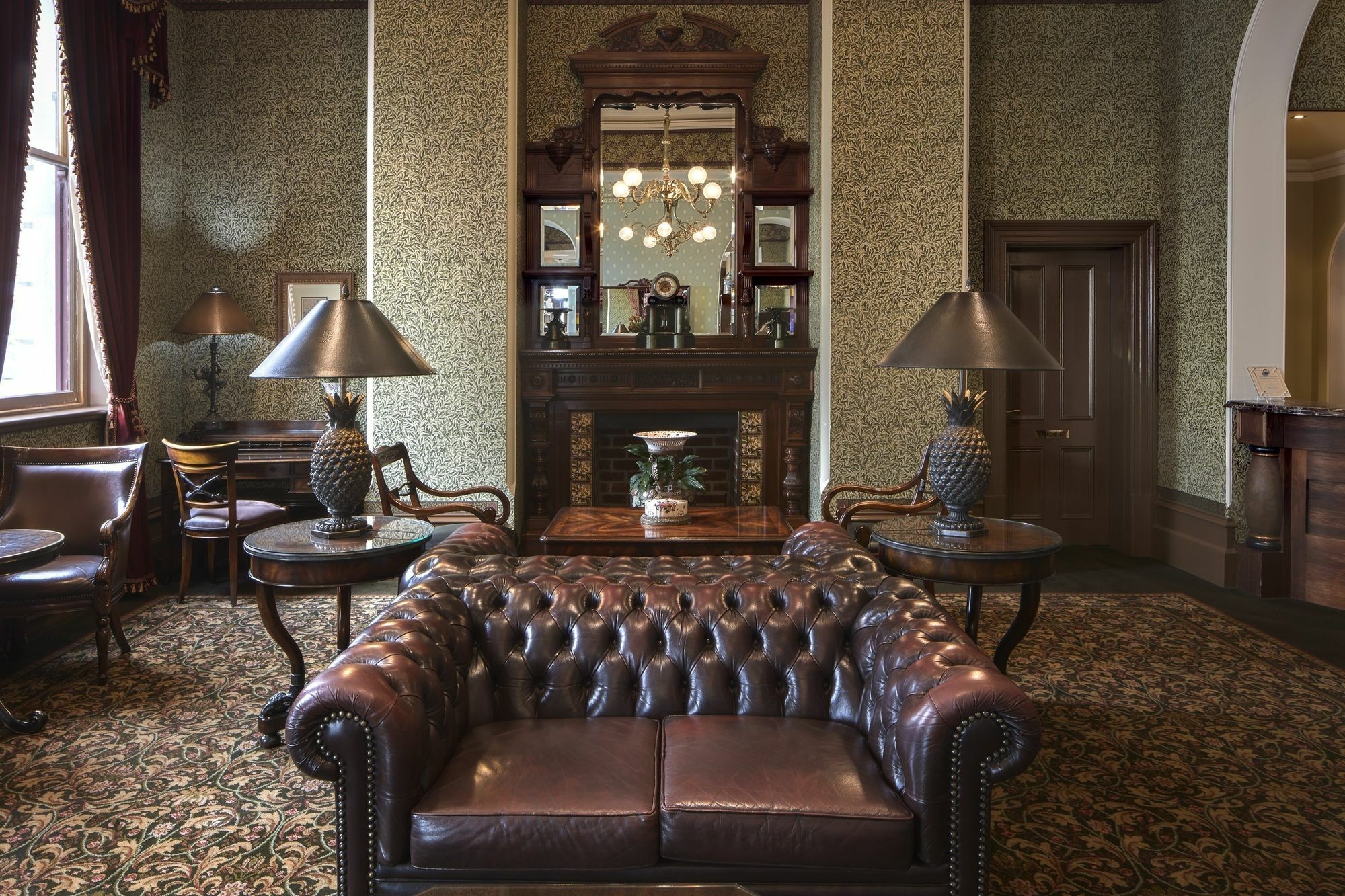 Craig'S Royal Hotel Ballarat Buitenkant foto The library at the hotel